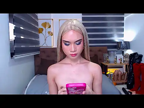 JuicyCockThea Chat XXX in diretta