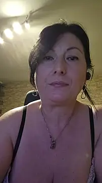 LeillaaX webcam show