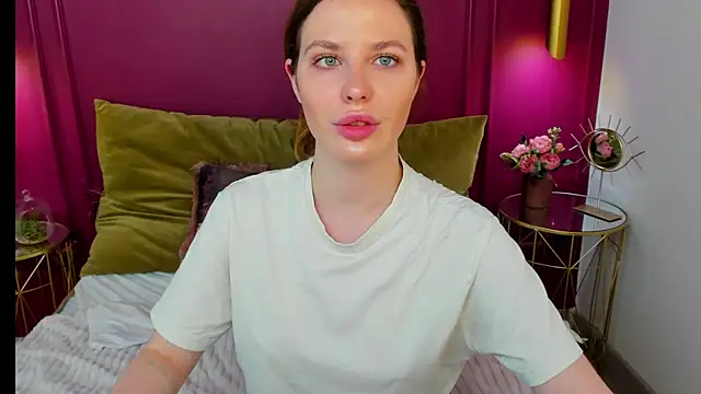 MonaRicci live XXX chat