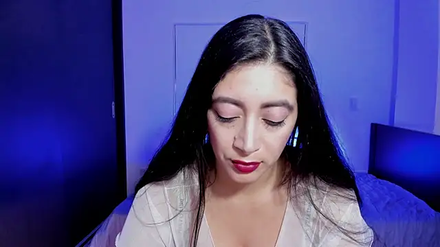 MeganWhite3 Adlı Modelin Canlı XXX Sohbeti