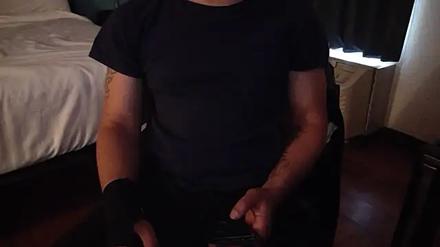 Lonelyboiatl Show in webcam