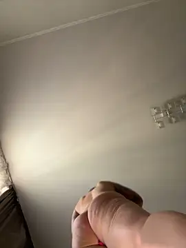 NakedFlowerHelena's Live XXX Chat