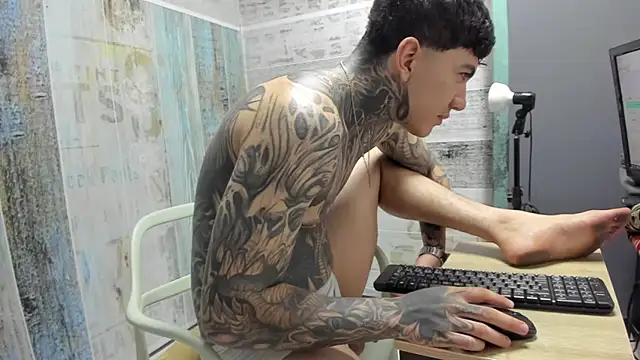 Chat XXX en directo de Gury_tattoo