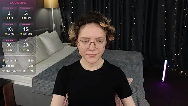 XXX chat uživo modela HottoKori