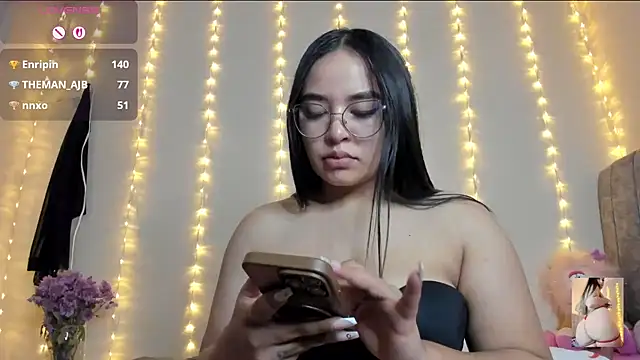 XXX chat uživo modela SaraCrow