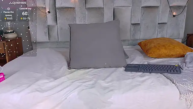 AnnieRouse__ élő XXX-chatje