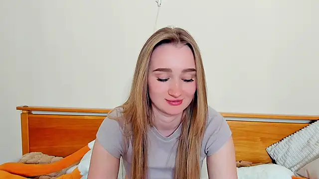 VioletteClaire élő XXX-chatje
