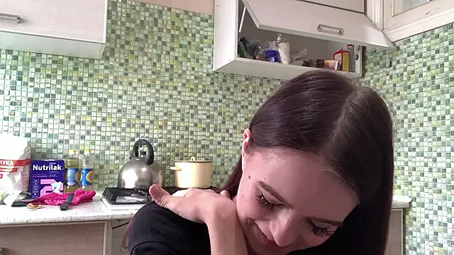 KikiAmino Adlı Modelin Canlı XXX Sohbeti