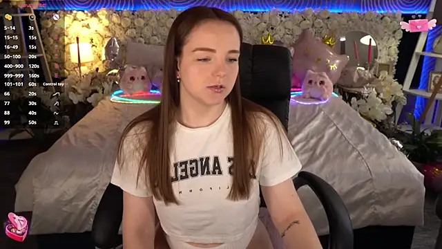 FoxyShy's Live XXX Chat