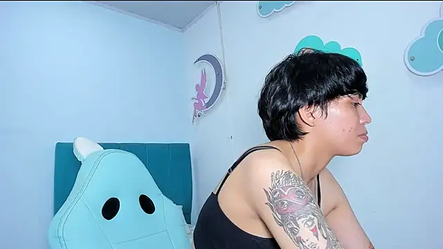 ivyheat3 élő XXX-chatje