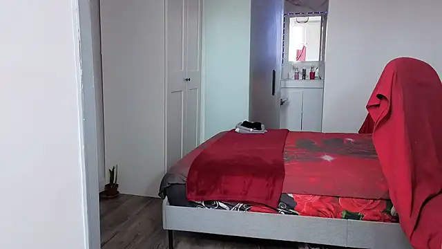HotSpicyGujju Adlı Modelin Canlı XXX Sohbeti