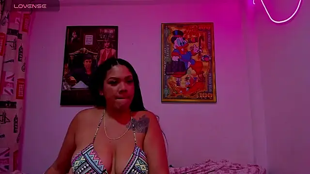 Chat +18 de Perla_bigasss_ ao vivo