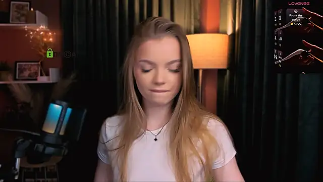 maddy_moah: онлайн-секс-чат