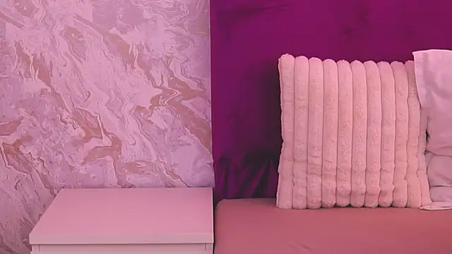 EllinaNuria élő XXX-chatje