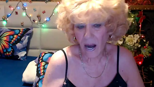 HappyWomanOn live XXX chat