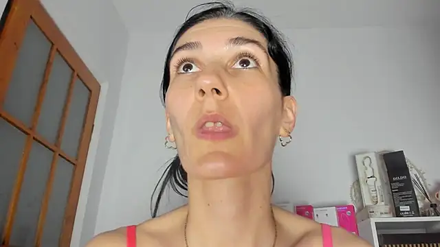 Naughtylov3 – Live XXX-chat