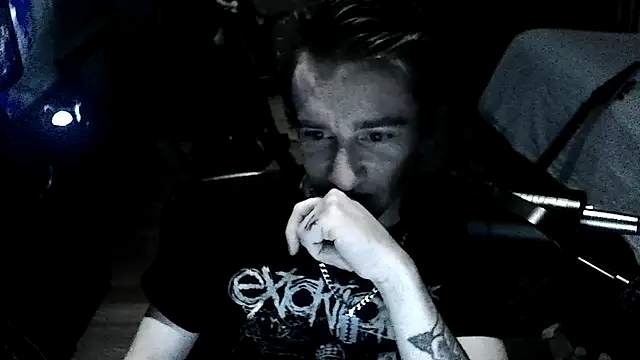 Pokazy przed kamerką – LEVIATHANX666