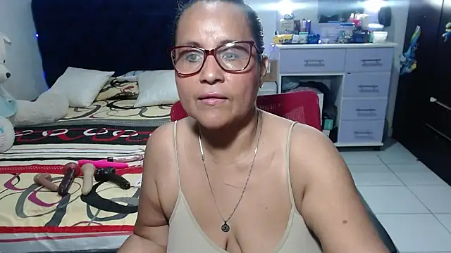 pervert_mommy_'s Live XXX Chat