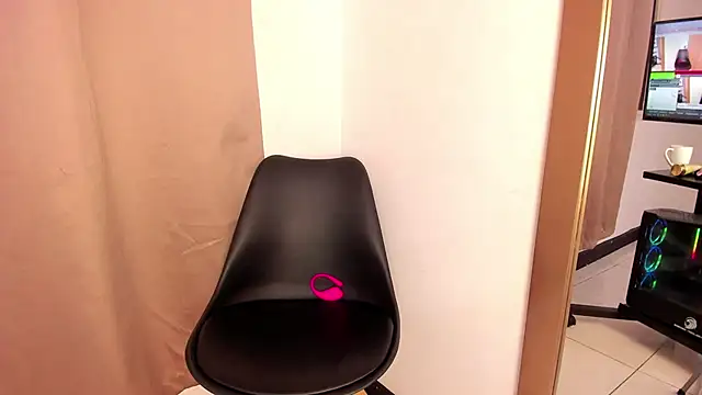 SabrinaVantress' Live XXX Chat