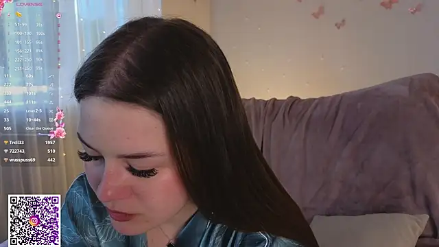 Chat +18 de KristiGroune ao vivo