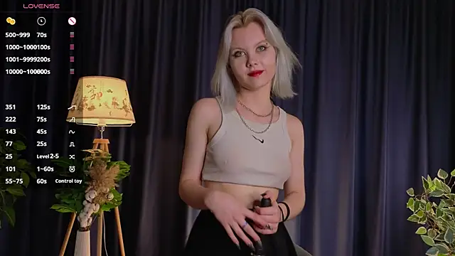 GoldenLenarz's Live XXX Chat
