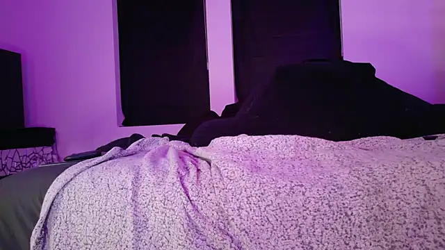 Midnightrose11's Webcam Show