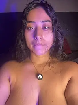 Valentinne_z's Webcam Show