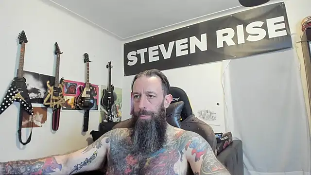 Chat +18 de StevenRiseNYC ao vivo