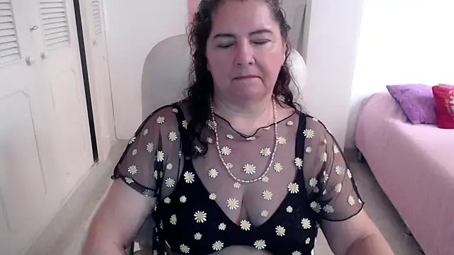 Chat +18 de leonela_69 ao vivo