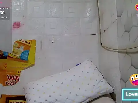 HugeAgatha Webcam show