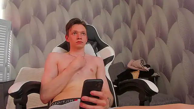 Meverik_Oushen Show in webcam