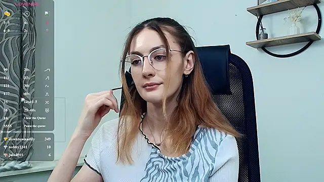 LoraLanett's Live XXX Chat
