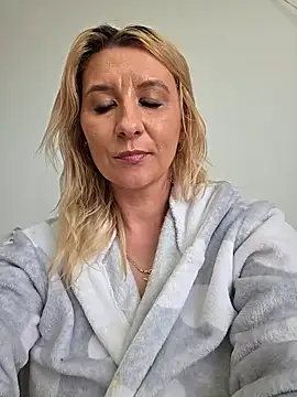 Онлайн чат XXX KaylinJan