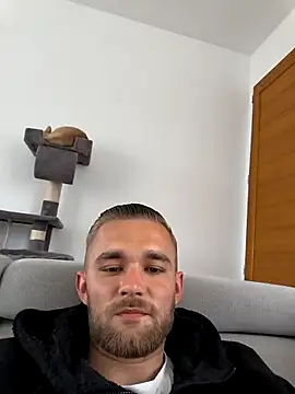 Chat XXX en directo de Benjamiinlt