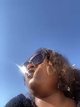 terrestrial-mermaid Show in webcam