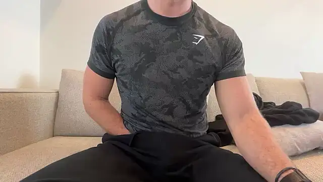 Show modela gymshrk na web-kameri