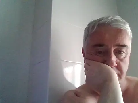 Cumlover5534 élő XXX-chatje