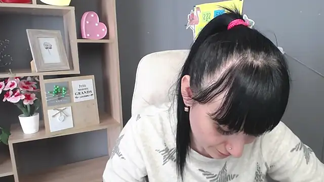 NinaFlawlees Live XXX-Chat