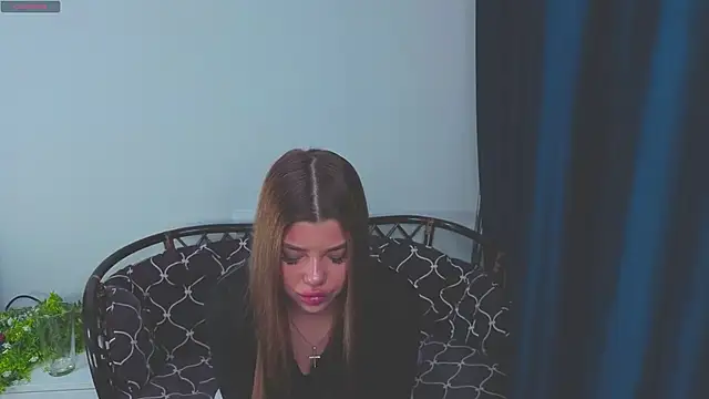 دردشة DelenaRines الجنسية المباشرة
