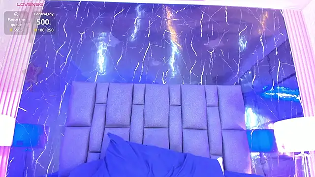 BustyGlow élő XXX-chatje