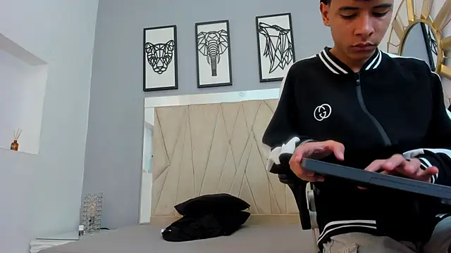 adams_bobby Pertunjukan Webcam