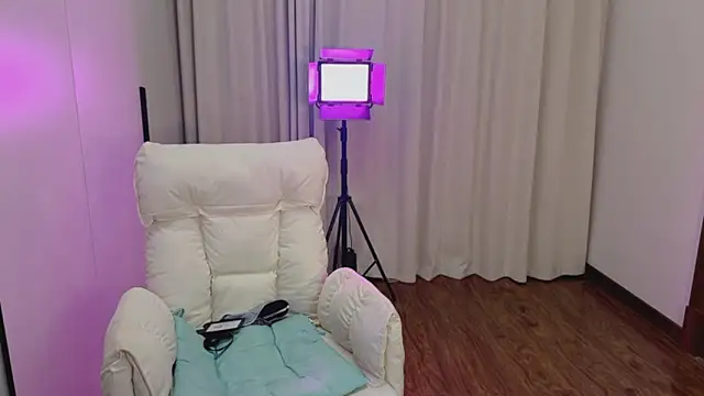 Onecutelittle Chat XXX live