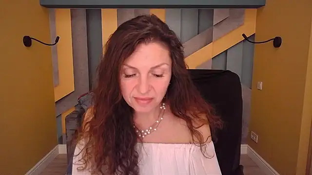 EllaLong's Live XXX Chat
