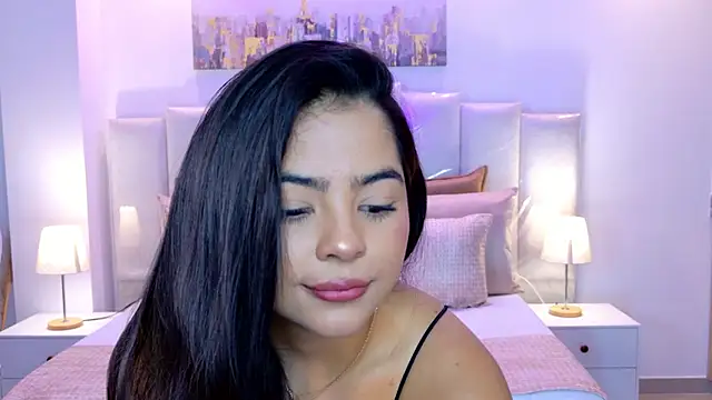 Chat +18 de Layla_Breezee ao vivo