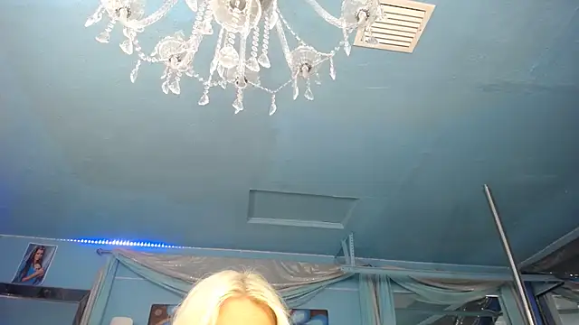 ADRIANNA_FOX 即時 XXX 聊天