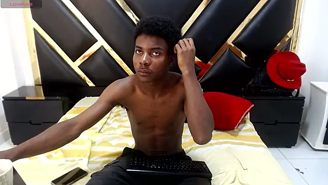 XXX chat uživo modela NoahJhonson69