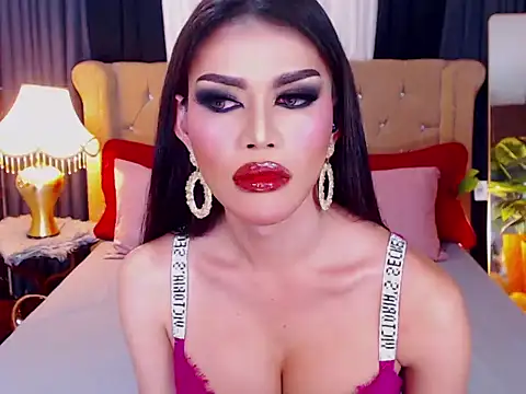nikkieviolante's Webcam Show