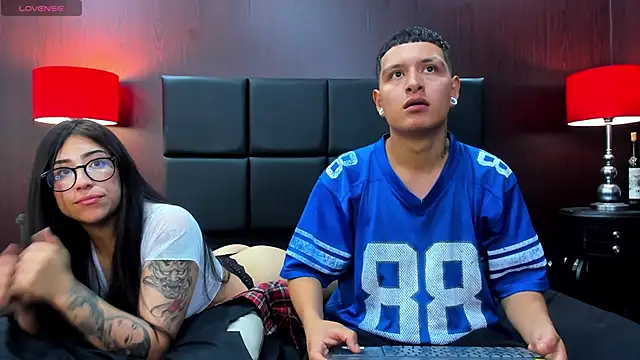 Show modela TomAndGia na web-kameri