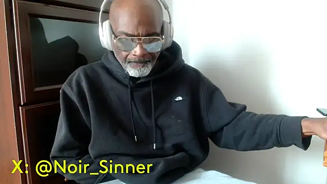sinnernoir's Live XXX Chat