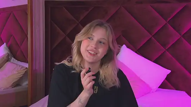 CaitlinSugar's Live XXX Chat